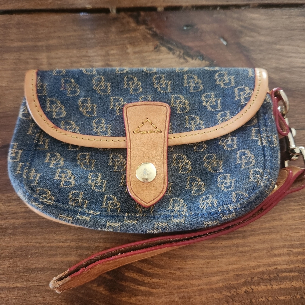 Mini vintage D&B wristlet